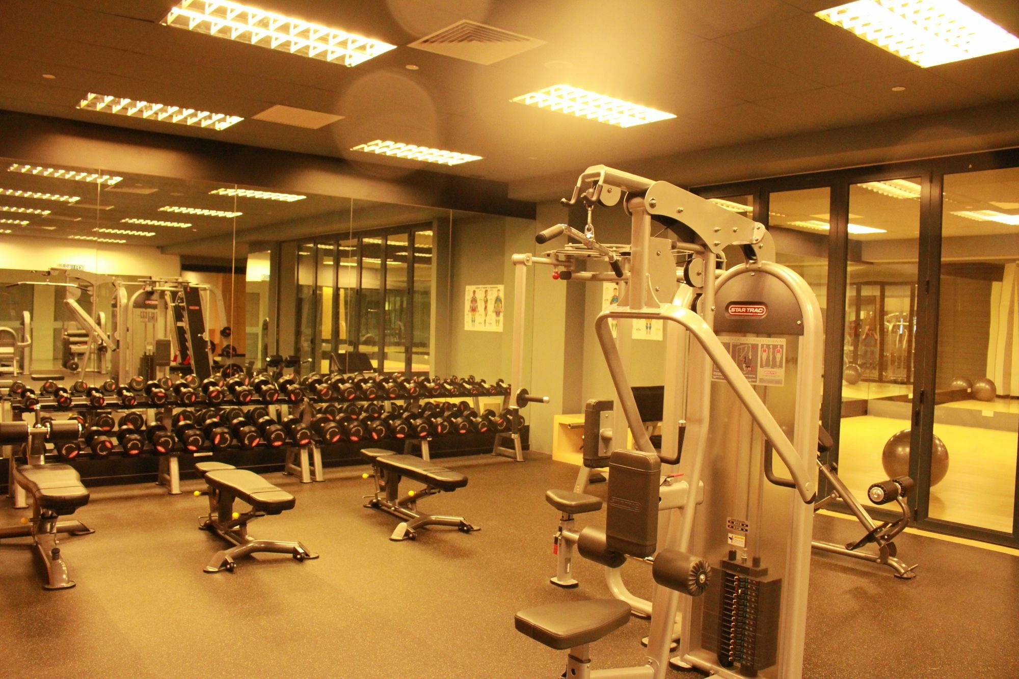Imperial Suites Serviced Apartment Maong Bazaar Εξωτερικό φωτογραφία